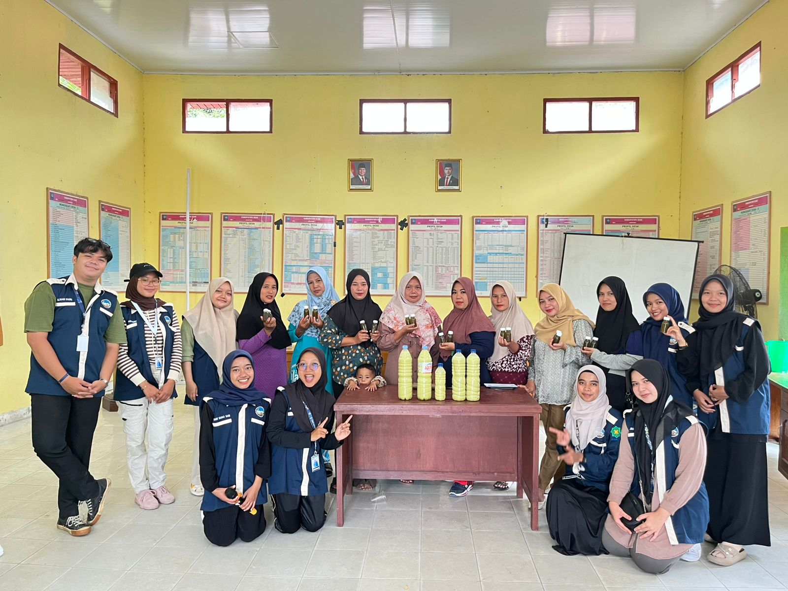 Mahasiswa KKN UIN Suska Riau Adakan Pelatihan Pembuatan Sabun Cuci Piring dari Jeruk Nipis dan Daun Pandan
